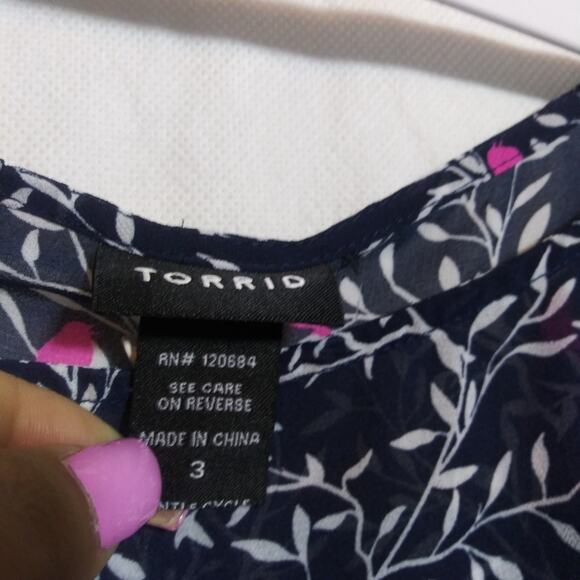 Torrid Navy Blue Floral Sheer Bird Print Button Back Blouse Chic Size 3X - Picture 6 of 10